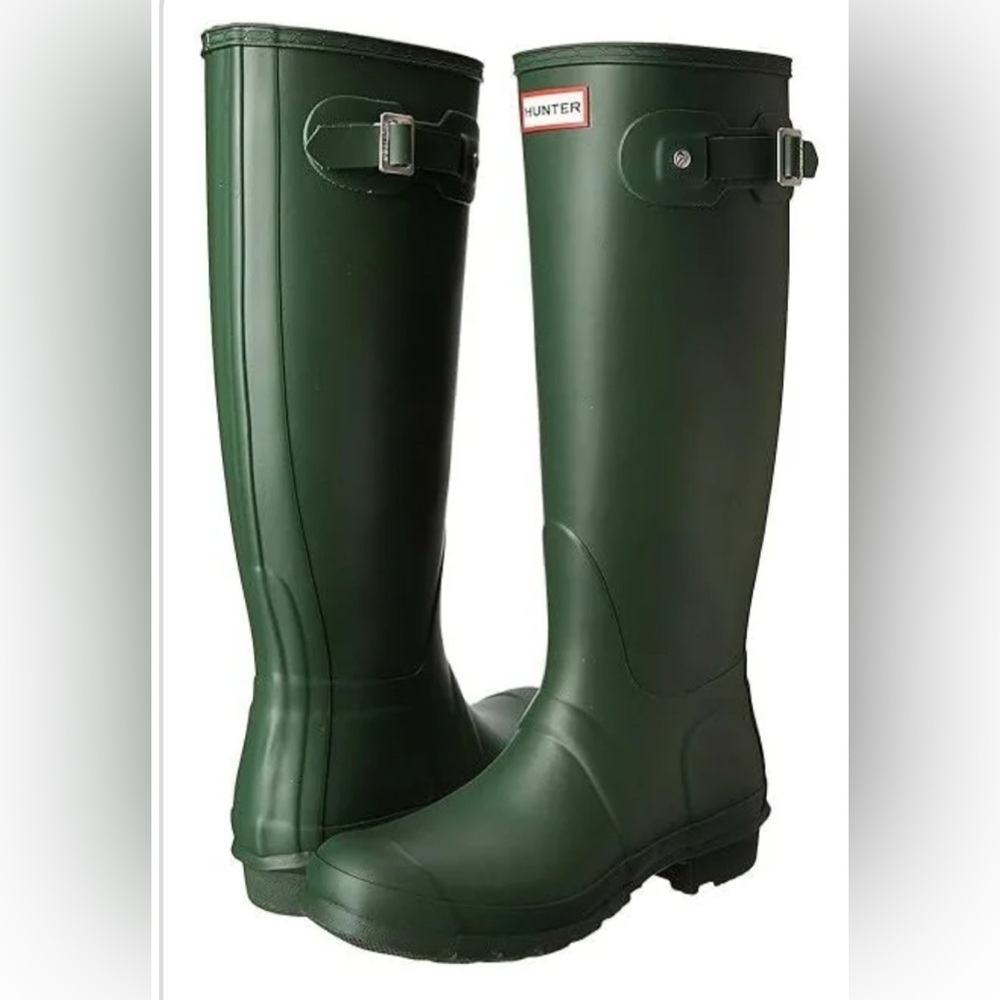 Hunter Tall Classic Gloss Rain Boots in Dark Green